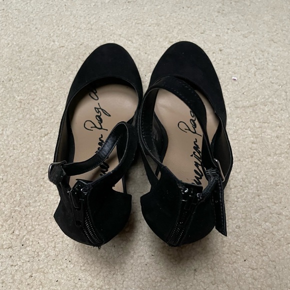 American Rag Black Wedge Heels - Picture 3 of 4